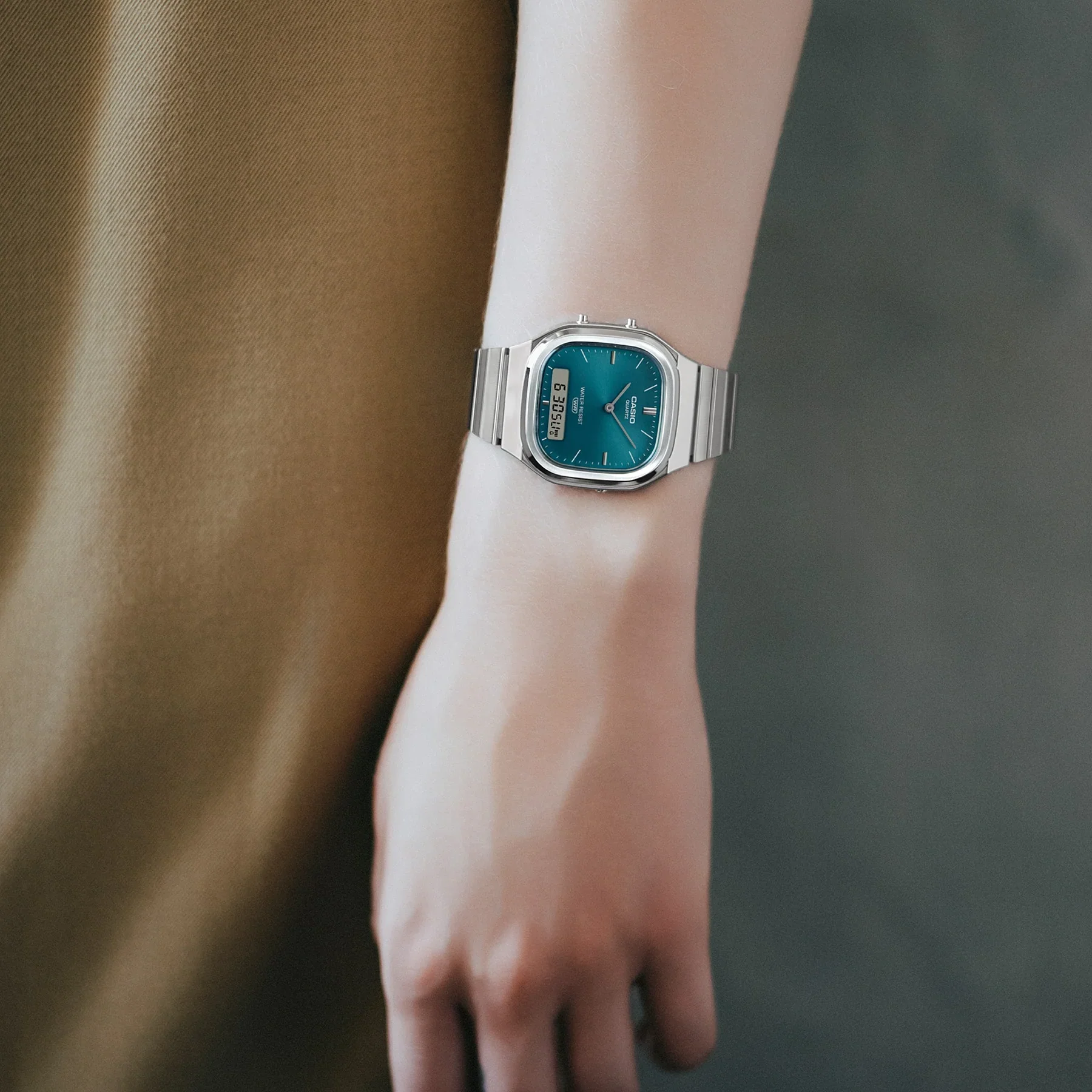 Casio Vintage AQ240E-3A - Image 2