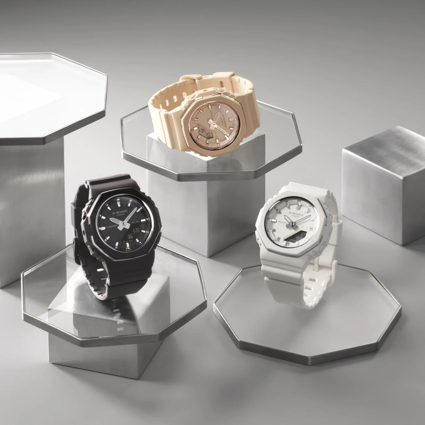 G-Shock Midsize CasiOak GMAP2110-4A - Image 3